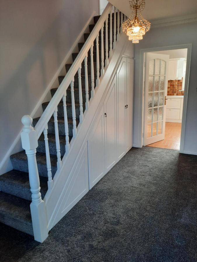 4 Bedroom, 15 Min To Limerick City Quiet Retreat. Exterior photo