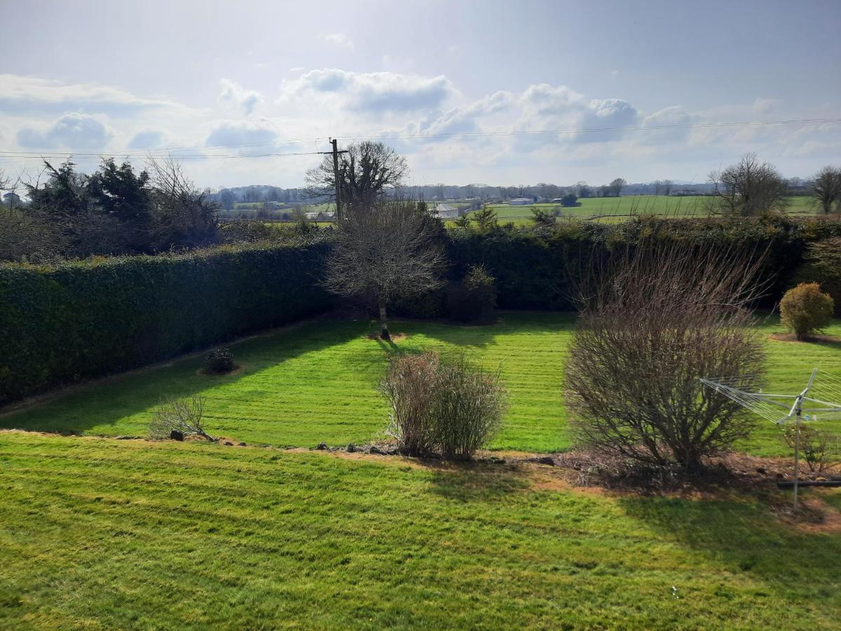 4 Bedroom, 15 Min To Limerick City Quiet Retreat. Exterior photo
