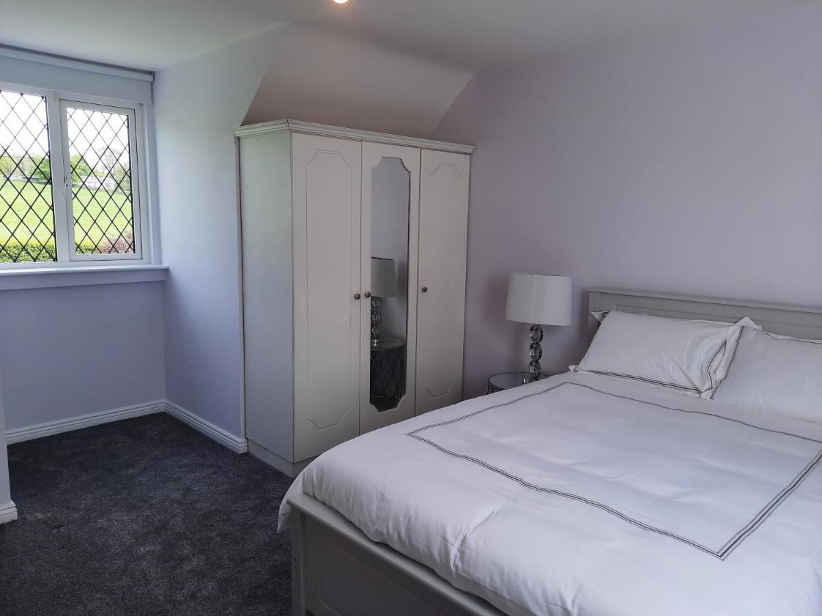 4 Bedroom, 15 Min To Limerick City Quiet Retreat. Exterior photo